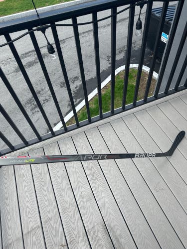 LH 70 Flex P28  Bauer Vapor Hyperlite Hockey Stick