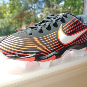 Brand new in original box size 6Y Nike Softball cleats Hyperdiamond 3 Keystone