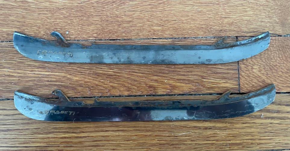 Bauer Tuuk Lightspeed Pulse TI Edge Runner - Junior 238mm