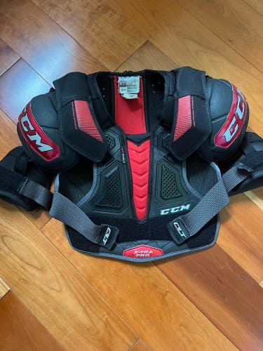 CCM QLT Shoulder Pads