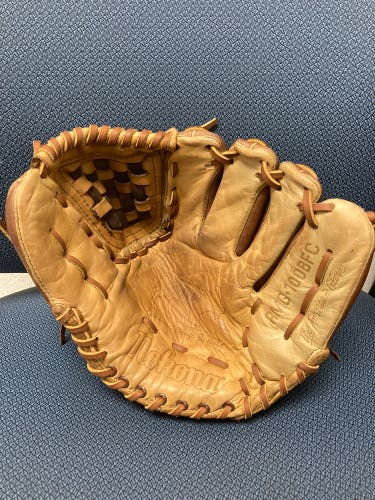 Re-laced/repaired/reconditioned Nokona Infield Glove-11.5’ RHT