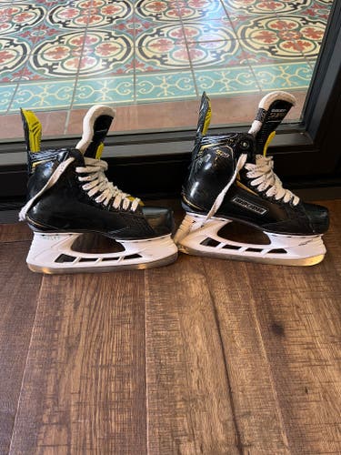Senior Used Bauer Supreme S29 Hockey Skates Regular Width Size 6