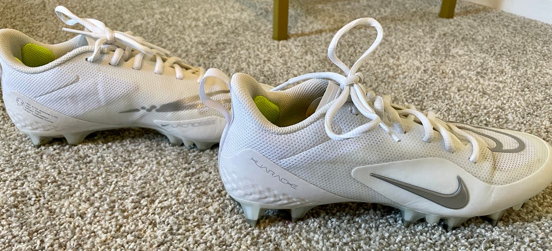 White Adult Used Unisex Size 8.5 (Women's 9.5) Molded Cleats Nike Low Top Huarache