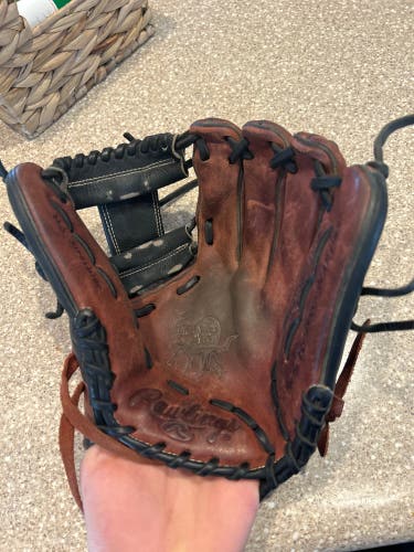 Infield 11.5" Heart of the Hide Baseball Glove