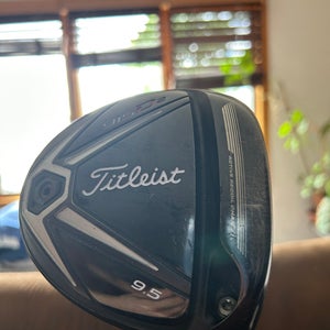 Used Right Handed Stiff Flex 9.5 Loft 915D2 Driver
