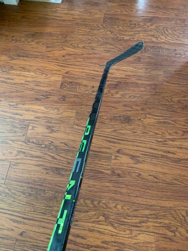 Senior Right Handed P28 Pro Stock Ag5nt Hockey Stick