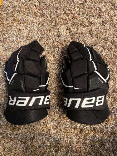 Bauer 14" Pro Stock Supreme 3s Gloves