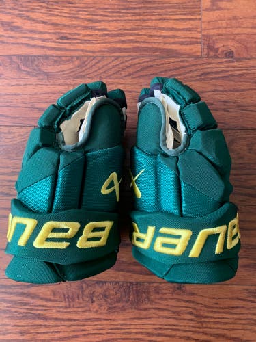 Bauer 13" Pro Stock Vapor 2X Pro Gloves