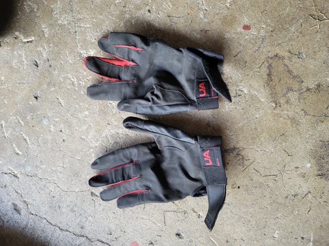 Used Medium Under Armour Batting Gloves