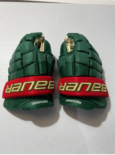 Easton/ bauer 14" Pro Stock Pro 4 Roll Gloves minnesota wild pro stock