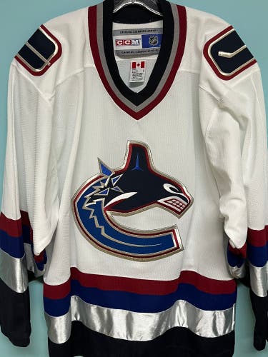 CCM NHL Vancouver Canucks Hockey Jersey “Large”