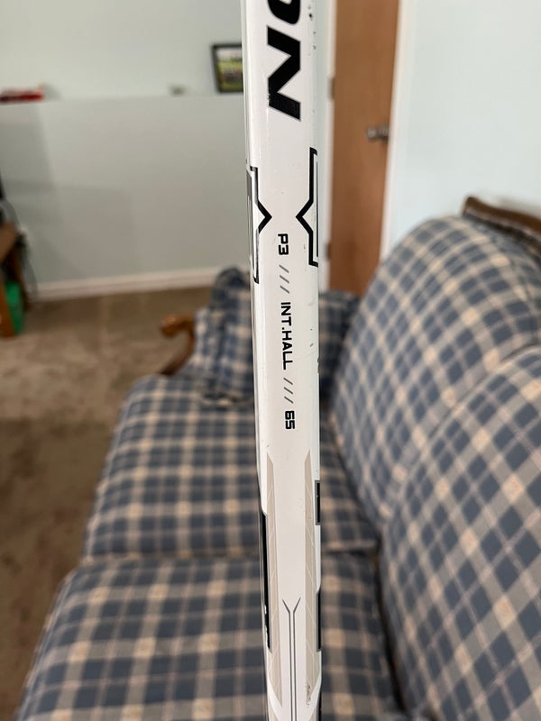 New Easton Synergy Eq30 65 Flex Pattern 3 Hall Ice Hockey Stick  Intermediate Composite One Piece