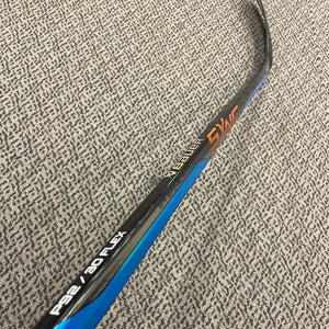 Bauer Nexus Sync P92 curve 30 flex stick