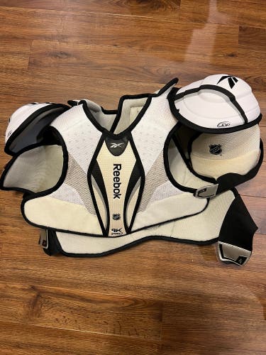 New Large Reebok Pro Stock 9K Shoulder Pads