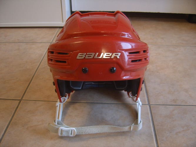 Hockey Helmet-Excellent Condition Bauer Re-Akt 200 Helmet size Small