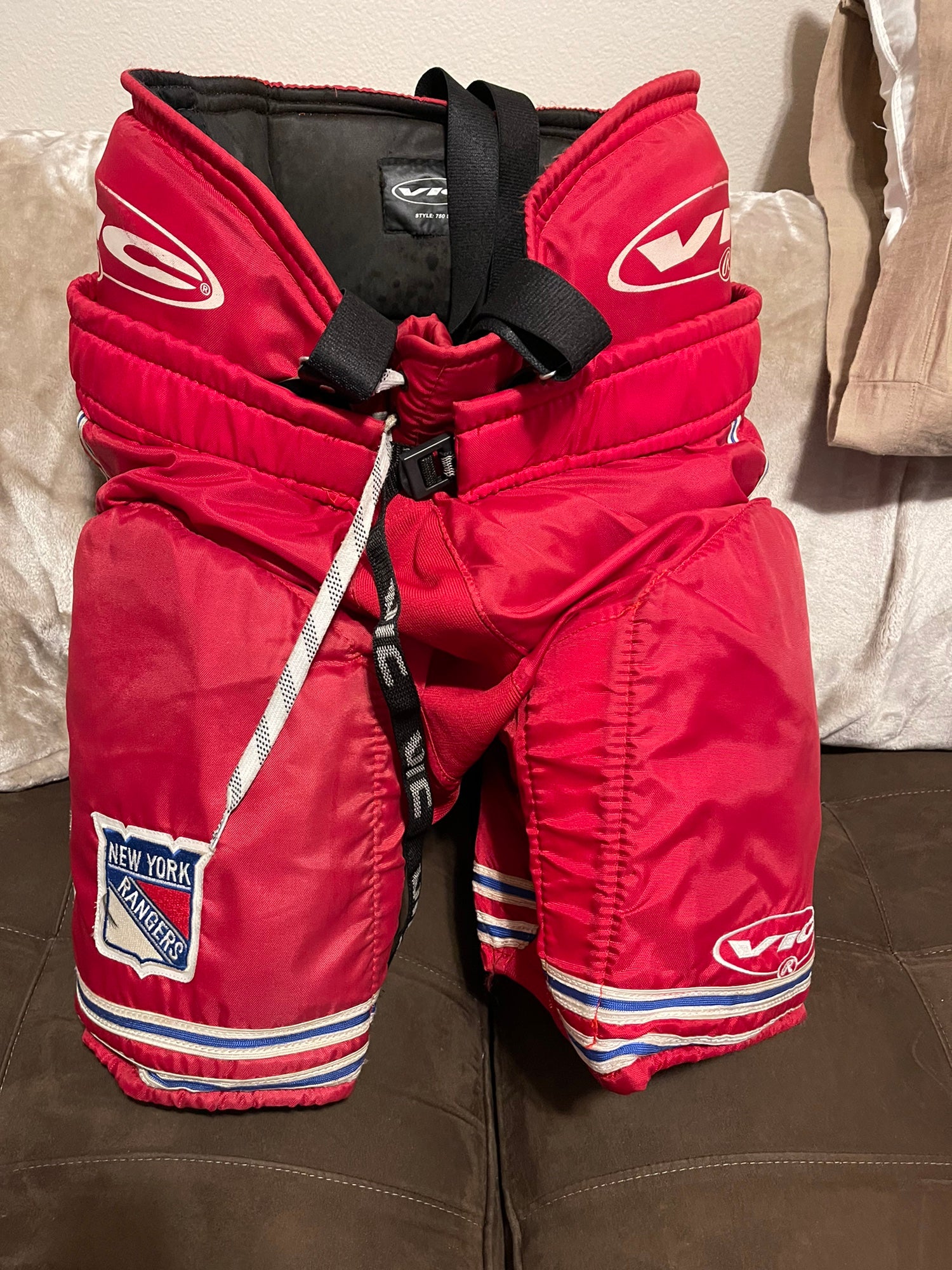 New York Islanders Team Used L+1 Ccm Hp70 Hockey Pants