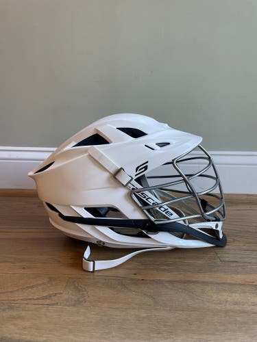 Player's Cascade S Helmet
