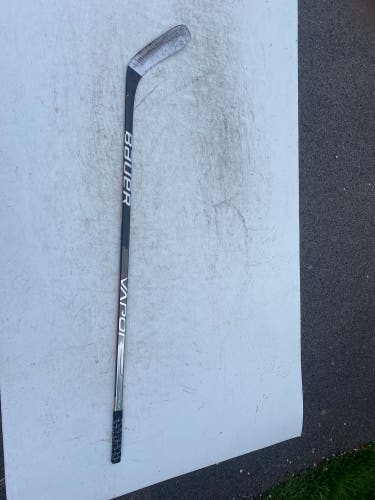 Intermediate Right Handed P88 Vapor Hyperlite Hockey Stick