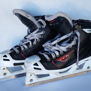 Junior Used CCM RBZ Hockey Goalie Skates Regular Width Size 5