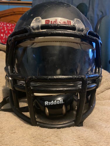 Youth Medium Riddell Helmet
