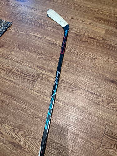 Senior Left Hand P28 Stealth CXT Hockey Stick
