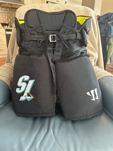 Medium Warrior Pro Stock Franchise Hockey Pants