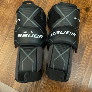 Bauer Pro Knee Pad (Intermediate)