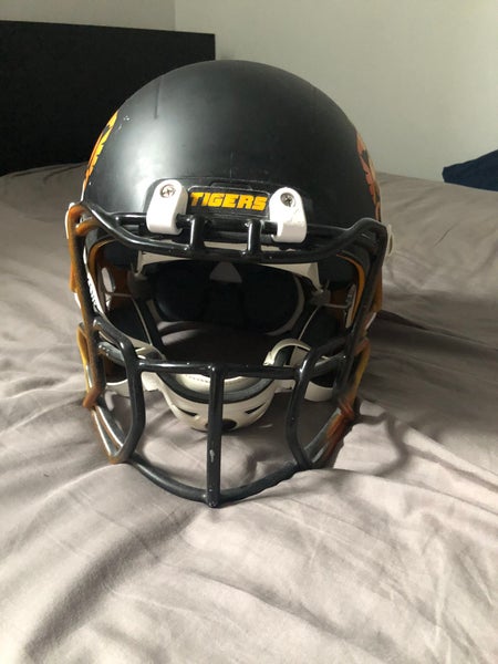 What Pros Wear: Deebo Samuel's Riddell Speedflex Helmet - What