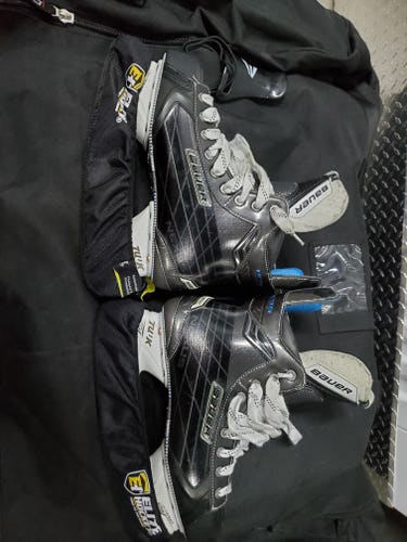 Senior New Bauer Nexus 8000 Hockey Skates Regular Width Size 9.5
