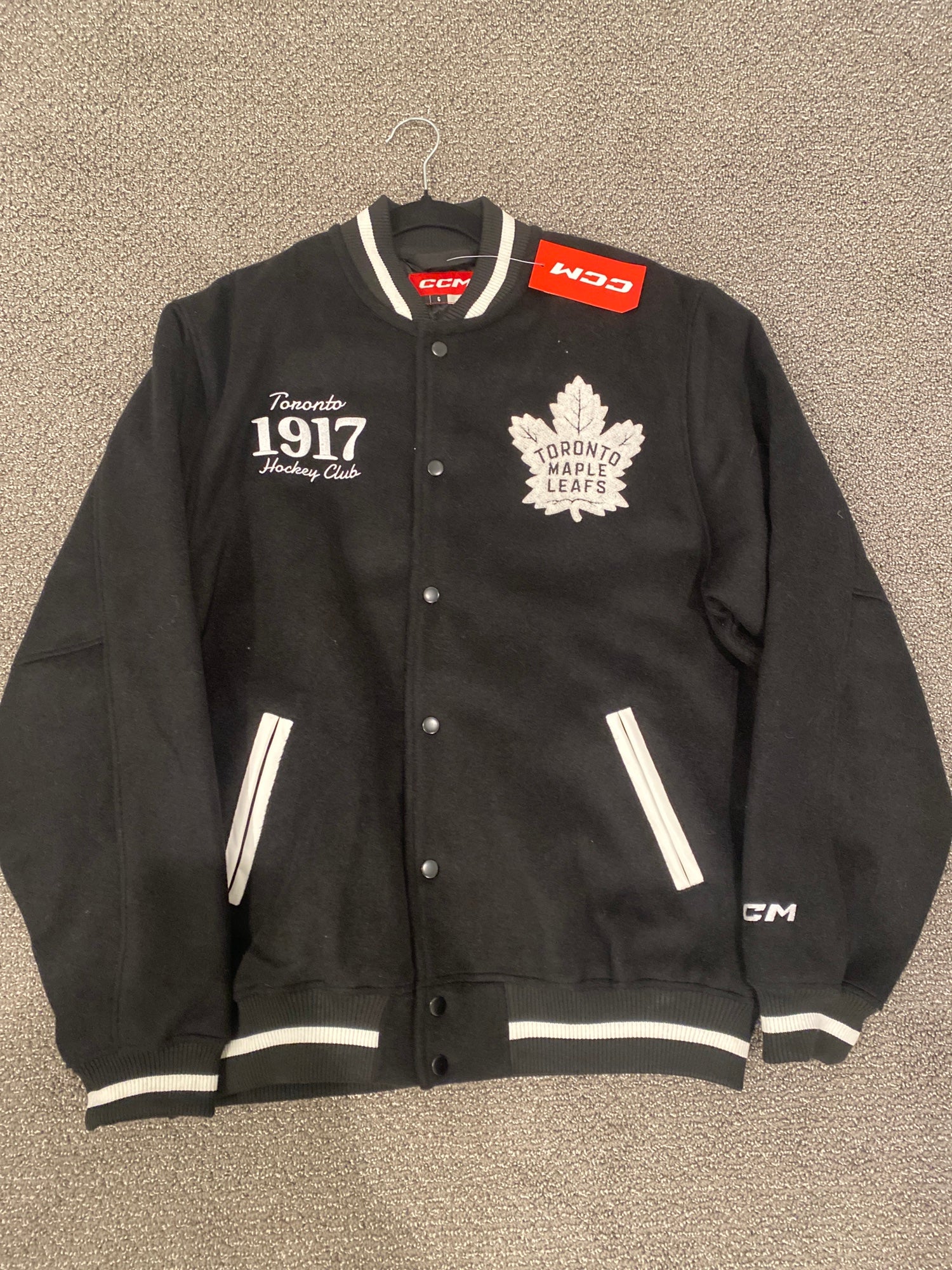 Vintage Toronto Maple Leafs Jacket size Small Snap Up Hockey Coat