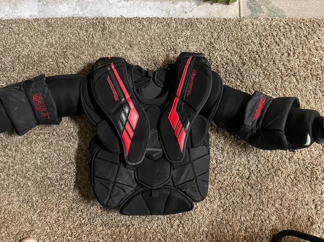 Used Large Vaughn  V9 Pro Carbon Goalie Chest Protector