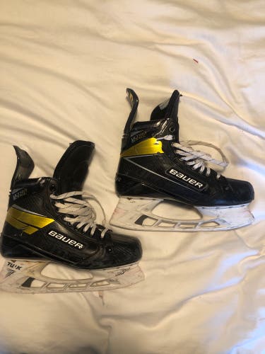 Used Bauer Regular Width Pro Stock Size 9 Supreme UltraSonic Hockey Skates