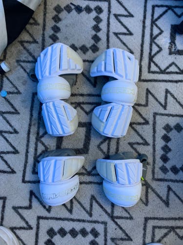 Maverik Arm Guard And Caps