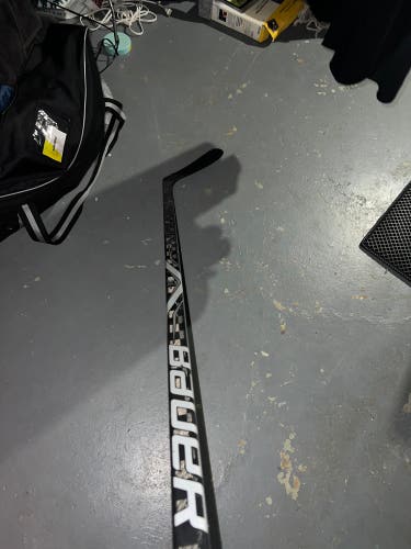 Senior Right Handed P92 Pro Stock Vapor 1X Hockey Stick