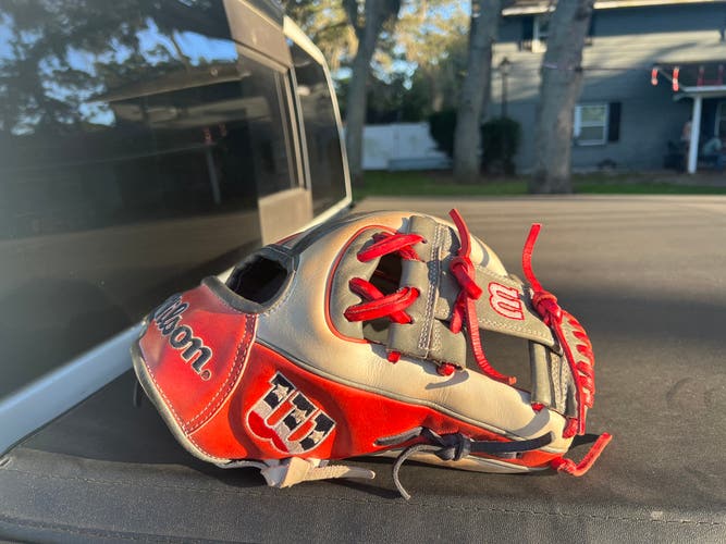 Used Infield 11.5" A2000 Baseball Glove