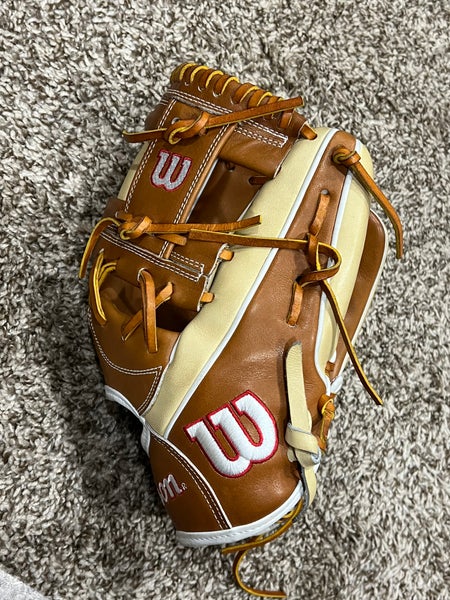 Pro-stock Outfield 12" A2000 Glove
