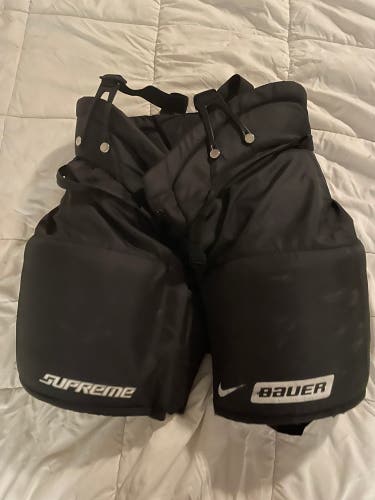 Men’s large Bauer/Nike Supreme One 55 goalie pants