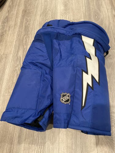 CCM HP35 Pro Stock Pants Tampa Bay Lightning - Medium +1”