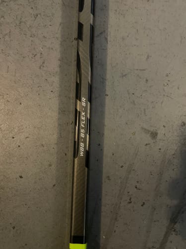 Senior Right Handed W88 Alpha LX Pro Hockey Stick