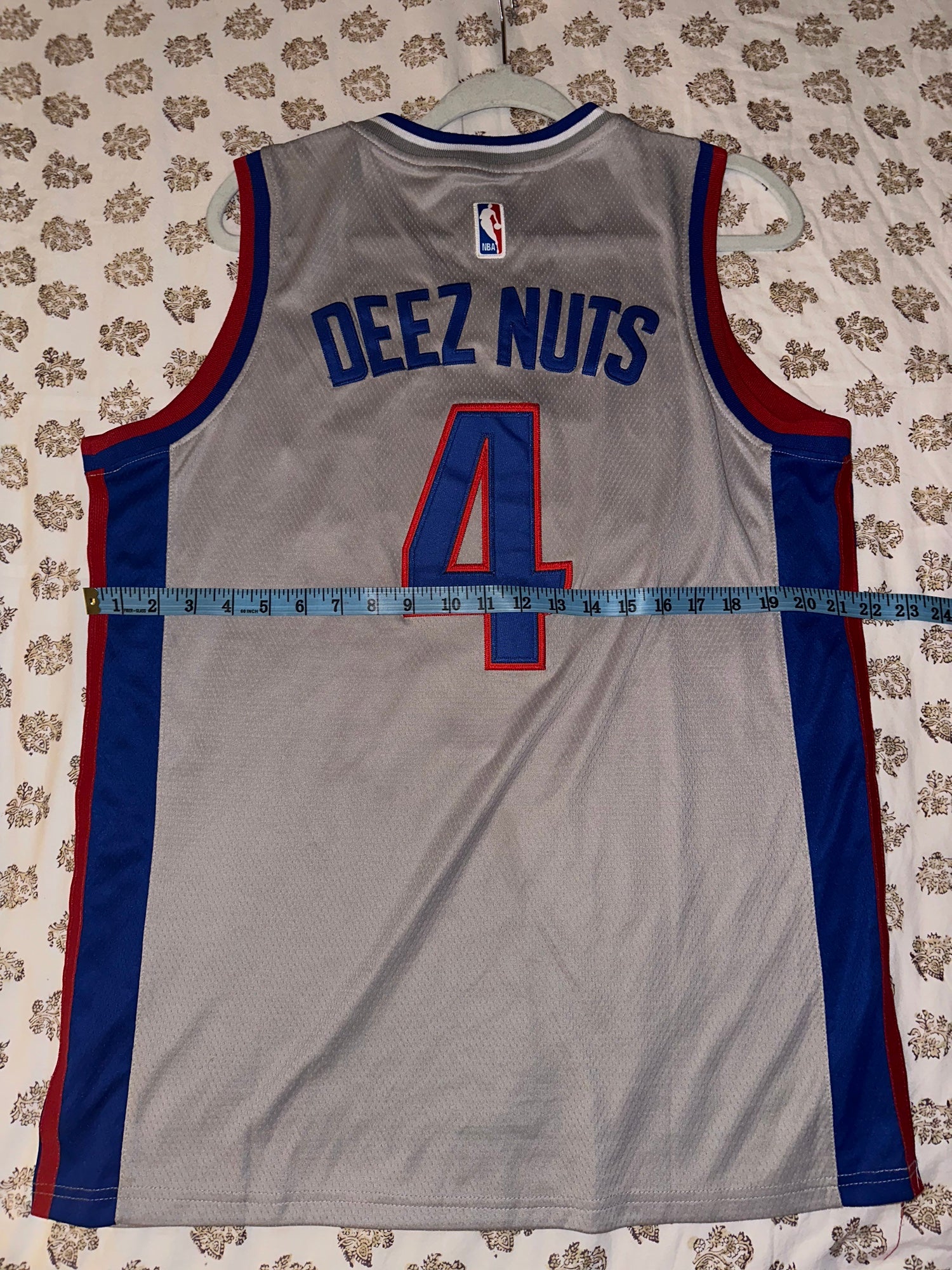 Custom NBA Detroit Pistons Jersey M SidelineSwap