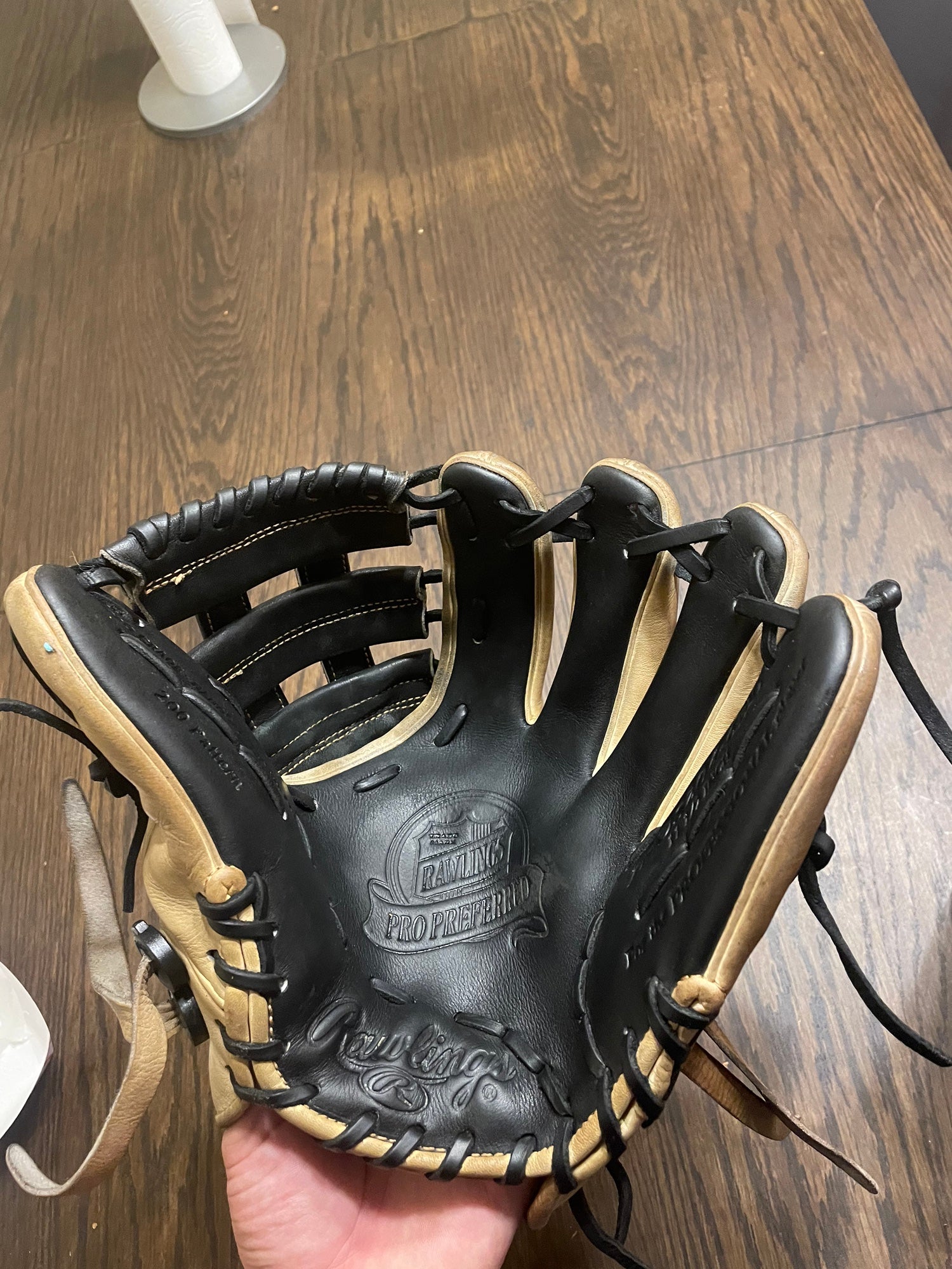 Gameday 57 Series Brandon Crawford Pro Preferred Glove