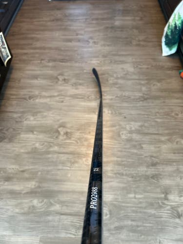 (+Malkin) Nylander 77 Flex RH Pro Stock Hockey Stick, Grip, Like New
