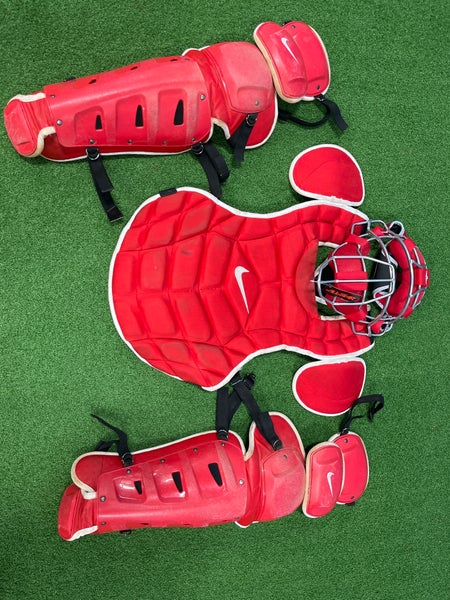 Nike adult red 17” catchers gear