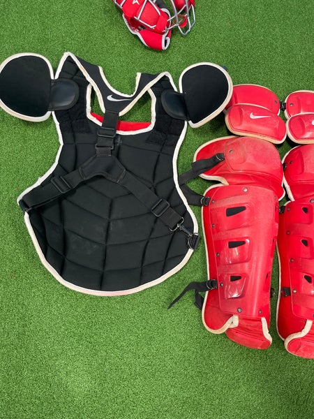 Nike adult red 17” catchers gear