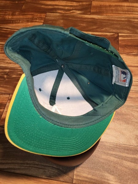 Vintage) Oakland Athletics Green Dome Snapback Hat by Sports