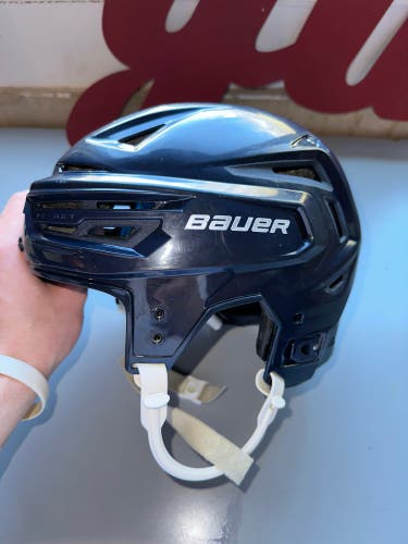 Used Medium Bauer Re-Akt 150 Helmet