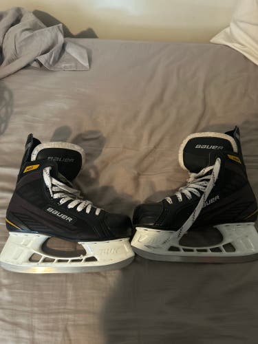 Used Bauer Size 7.5 Supreme 140 Hockey Skates
