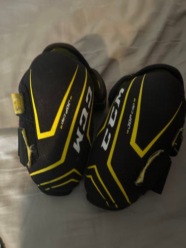 Small CCM Tacks 3092 Elbow Pads