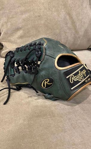 Pitcher's 11.75" Heart of the Hide Baseball Glove