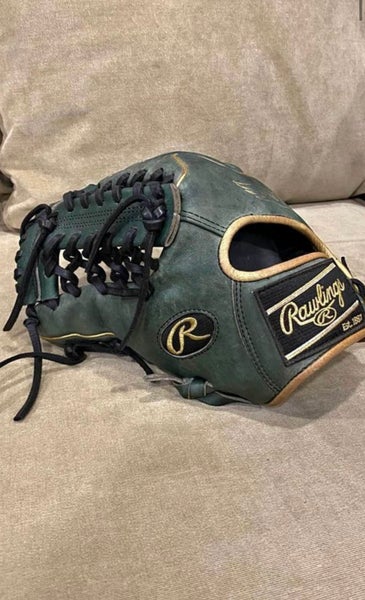 Pitcher's 11.75" Heart of the Hide Baseball Glove